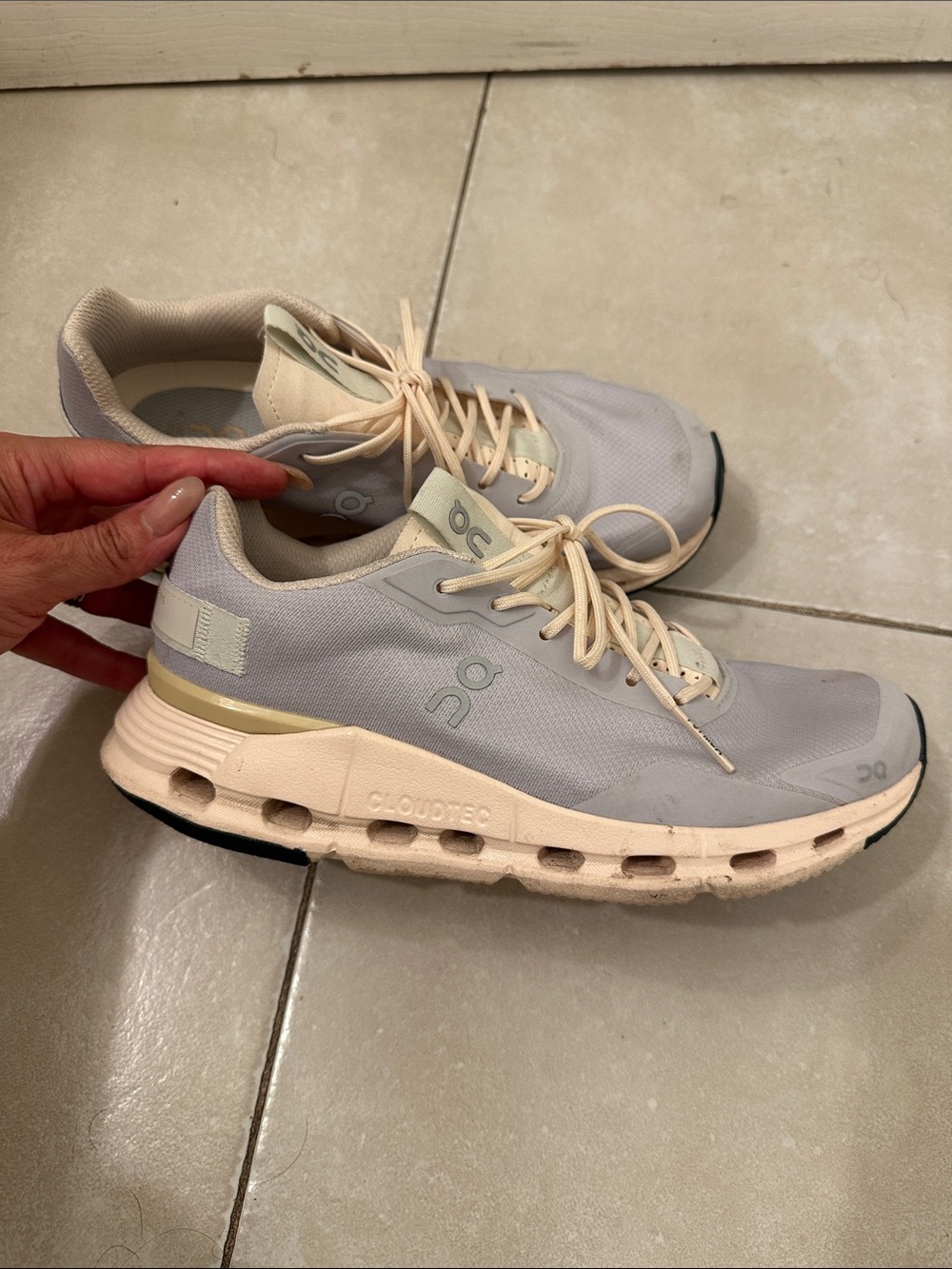 On Running Women's Cloud Sneakers - Light Gray & Cream